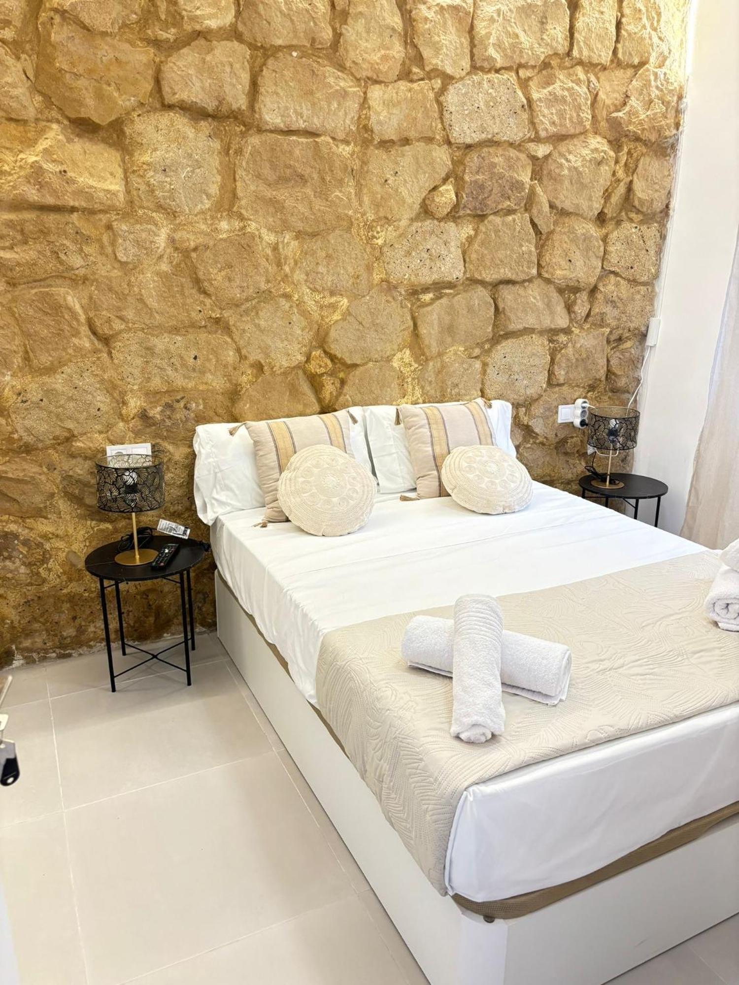 Carolinas Suites By Coqueto Alicante Eksteriør bilde